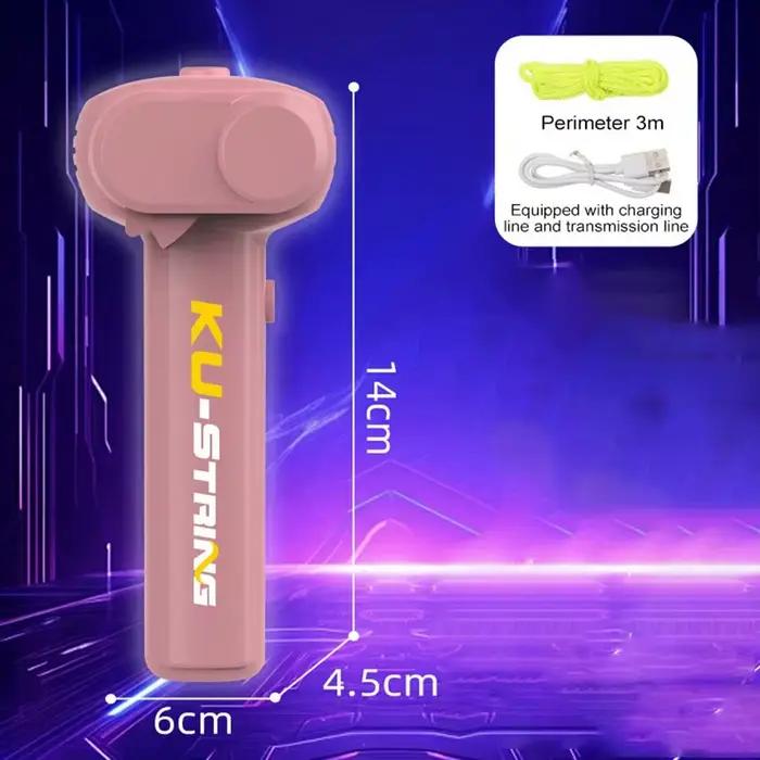 Lanceur de corde lumineux, une corde volante qui fait des tours en l'air, apporte des tours et des m