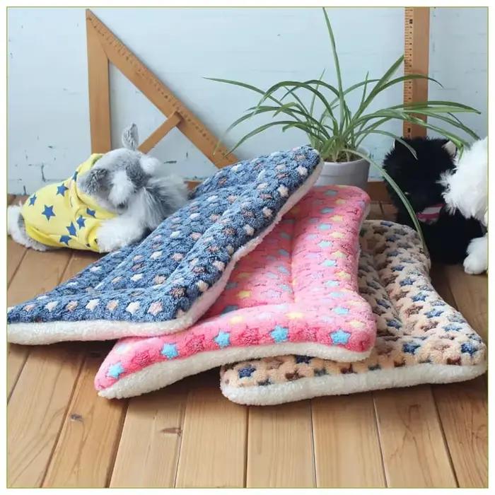 Tapis pour animaux de compagnie en flanelle, lit pour chien et chat, tapis de couchage épais, couver