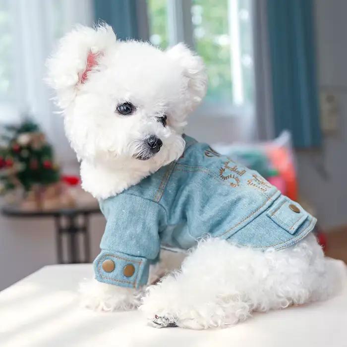 Veste en jean pour chien avec optique en fourrure