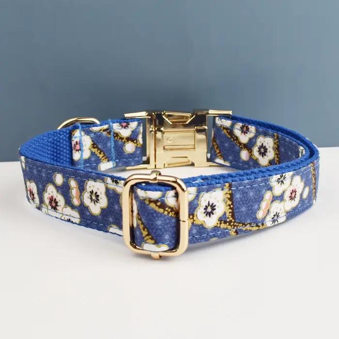 Collier de chien à fleurs gravé personnalisé