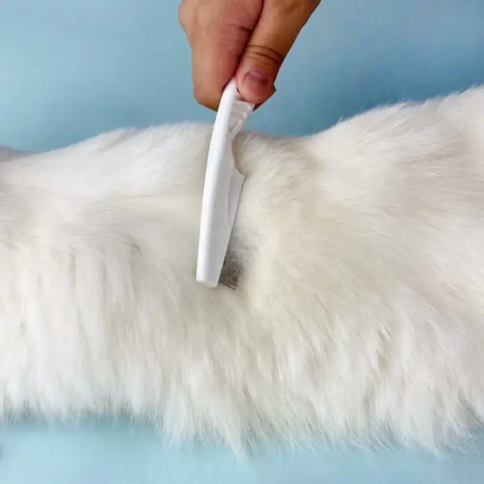 Peigne à puces professionnel pour chiens et chats
