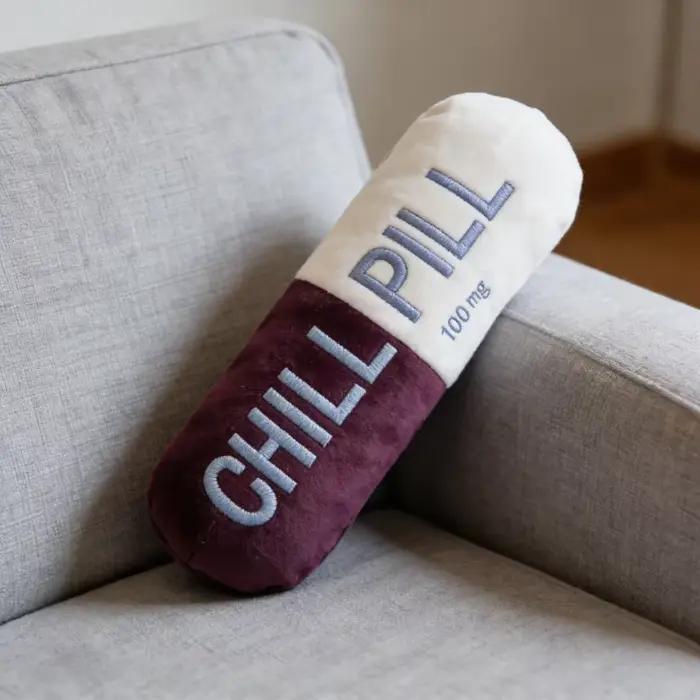 Jouet pour chien en peluche indestructible en forme de capsule avec couineur