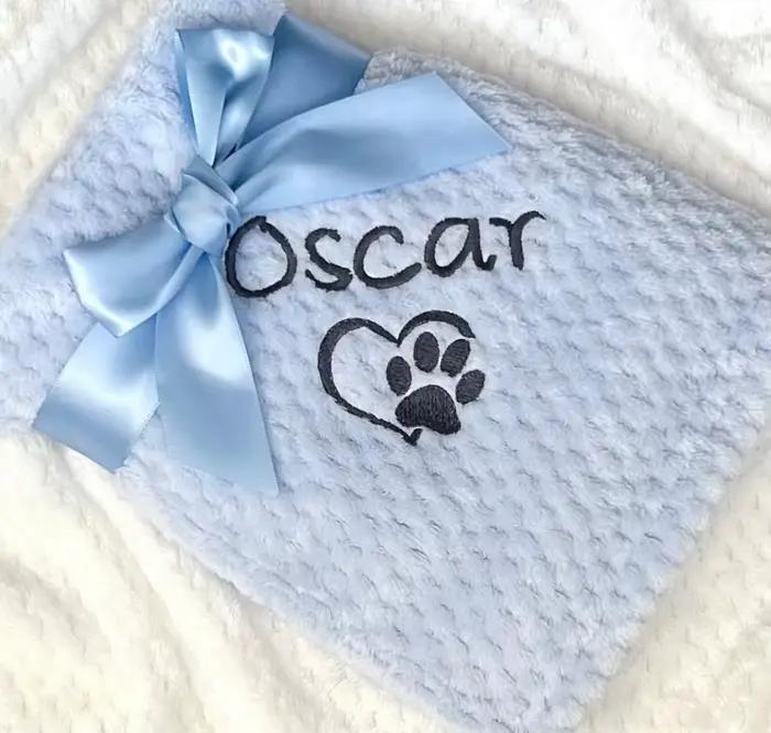 Couverture brodée personnalisée pour animaux de compagnie