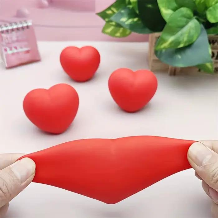 Balle anti-stress souple en forme de cœur pour la Saint-Valentin