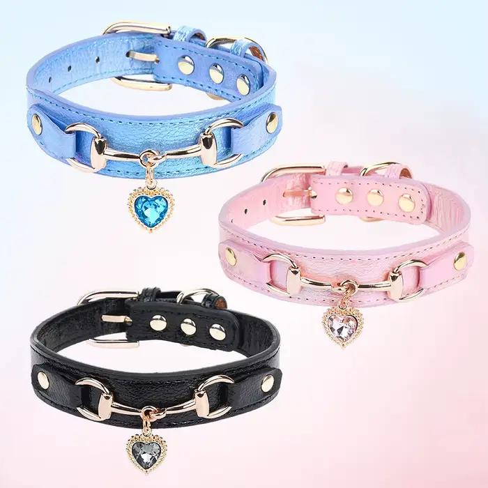 Beau collier pour chat et chien en PU décoré d'amour étincelant
