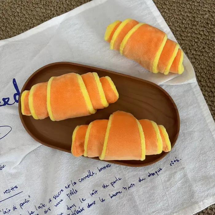 Jouet pour chien en forme de croissant souple