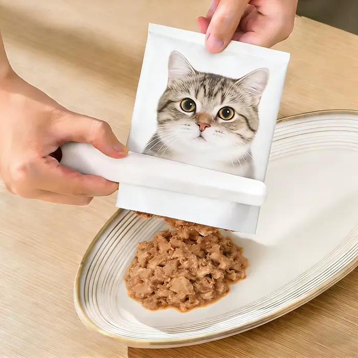 Cuillère distributrice de nourriture humide pour animaux de compagnie