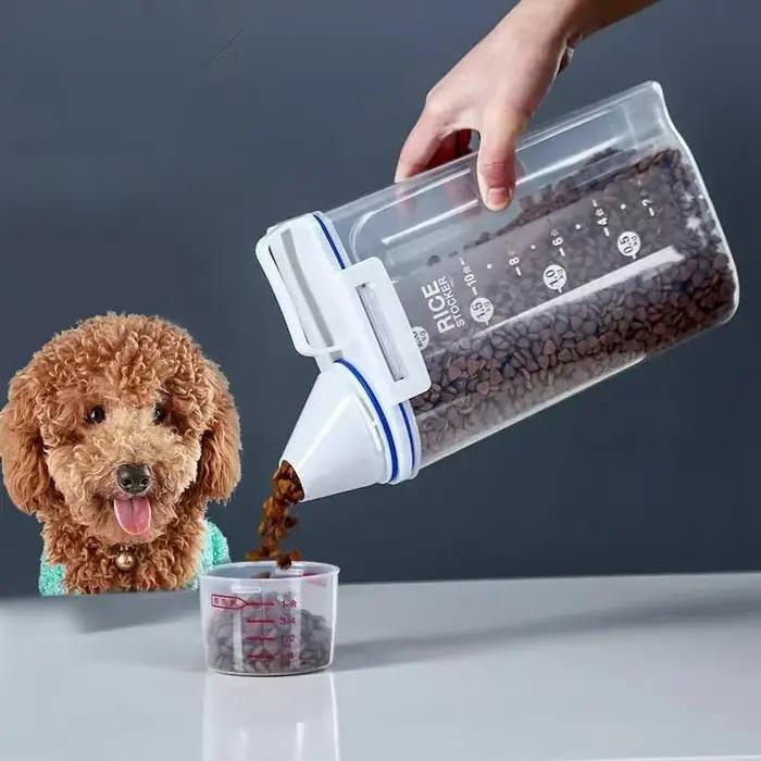 Seau de nourriture pour chien et chat