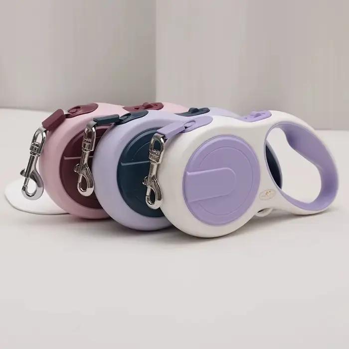 Laisse Rétractable pour Chien 5m Roulette Collier Durable Réglable Accessoires pour Animaux de Compagnie pour Chiens de Petite et Moyenne Taille Promenade Randonnée Entraînement