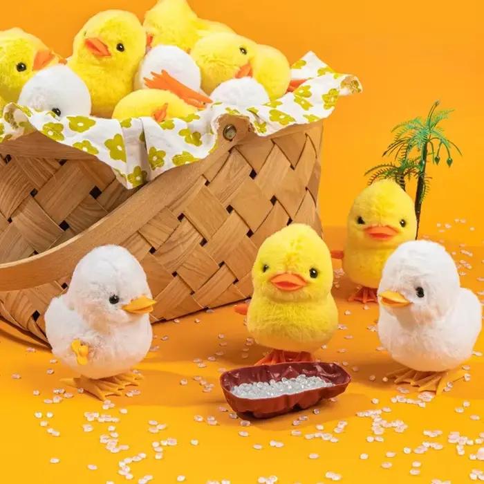 Poulet sautant jaune, jouet mécanique