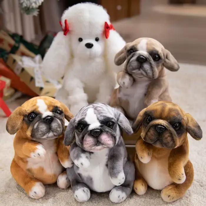 Jouet en peluche réaliste pour chiot caniche assis