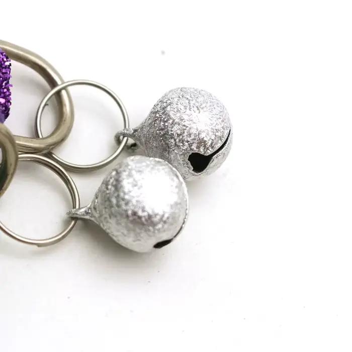 Sangle de cou réglable avec clochette pour animal de compagnie, collier à paillettes pour chaton et