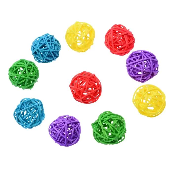 10 pièces/lot multicolore couleur Sepak Takraw perroquet jouet à mâcher balle animal de compagnie oi