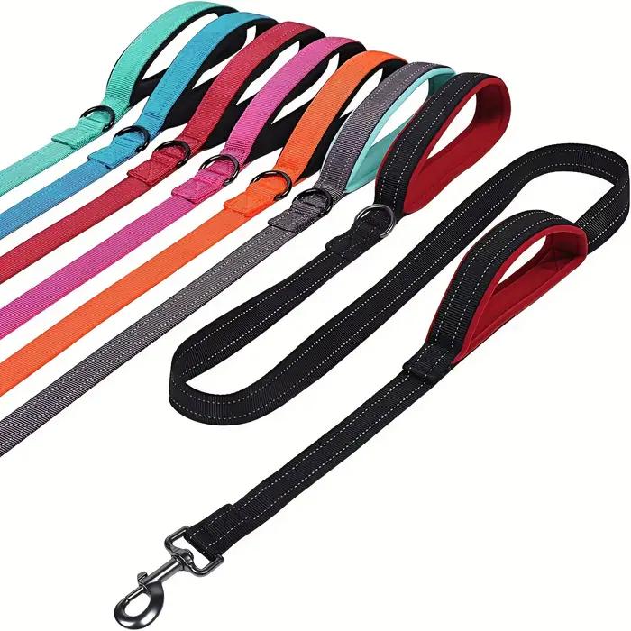 Laisse de chien en nylon à double poignée robuste à deux poignées rembourrées pour le contrôle de l'