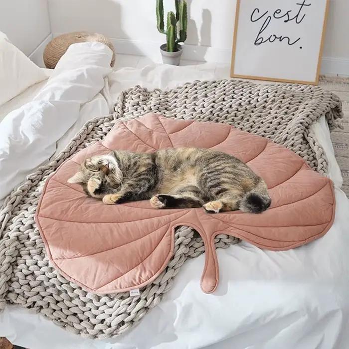Tapis de feuilles rafraîchissantes pour chien, tapis d'été pour chiens, couverture pour chat, canapé