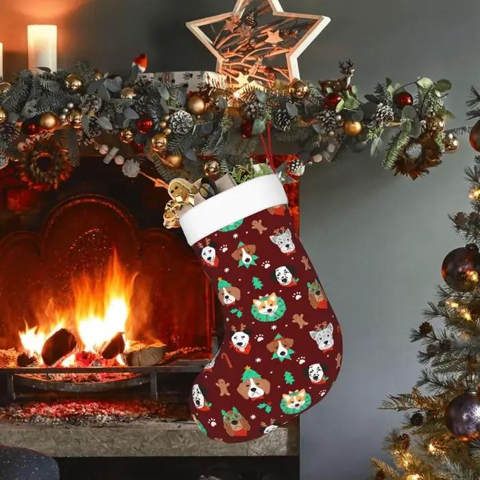 Bas de noël en forme de chien mignon