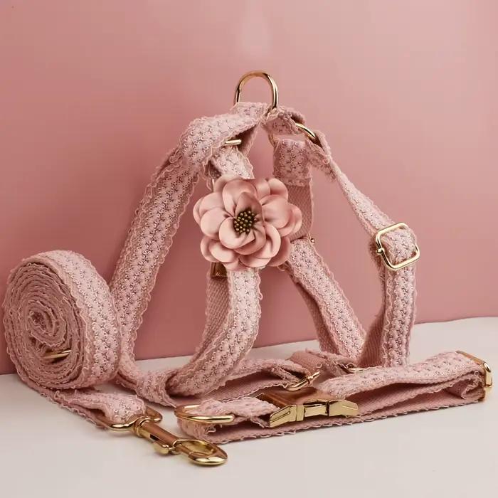 Collier pour chien en dentelle rose personnalisé