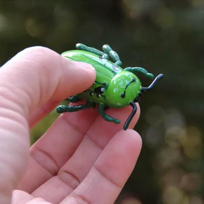 Jouet de simulation d'insecte pour animaux de compagnie