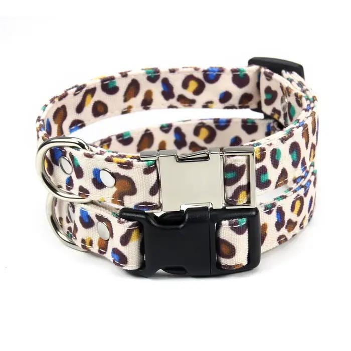 Collier de chien personnalisé avec nom gravé gratuit
