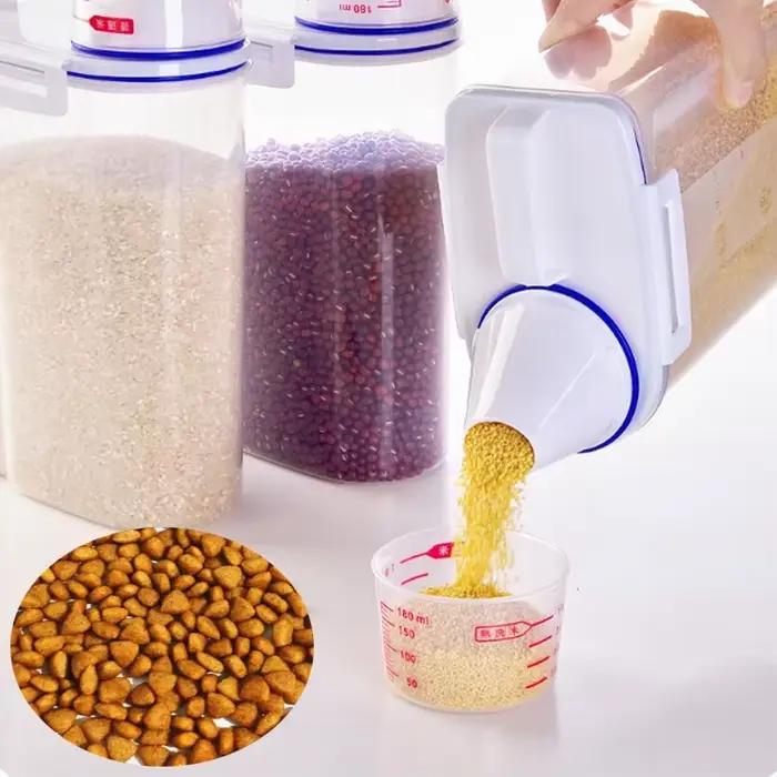 Seau de nourriture pour chien et chat
