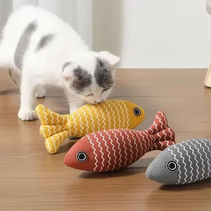 Jouet en peluche avec herbe à chat pour chats