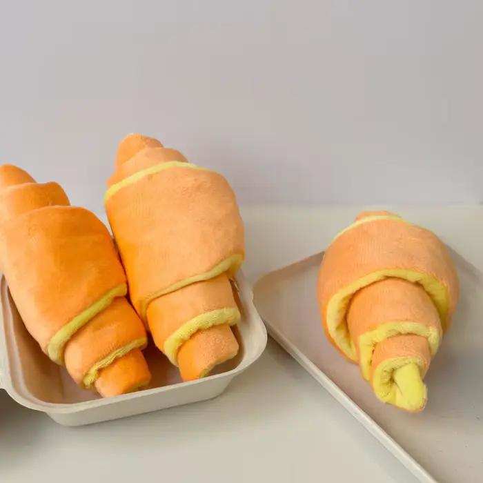 Jouet pour chien en forme de croissant en peluche pour chiens de petite à moyenne taille