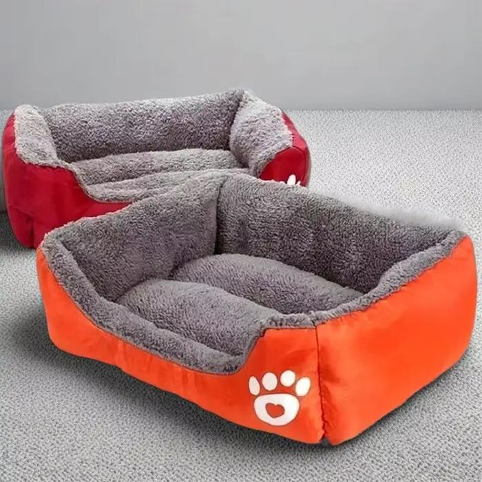 Chenil chaud coloré pour chien