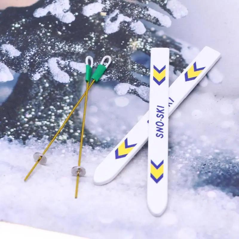 Ensemble de décoration de scène de Noël ; Planche de ski miniature en bois pour maison de poupée ; Jouet de jeu pour enfants ; Cadeau de Noël pour maison de poupées