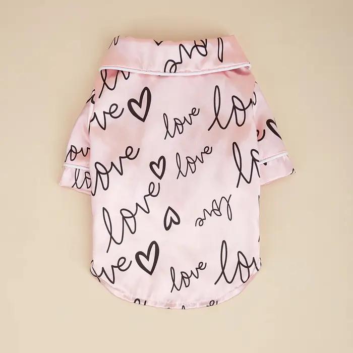 Chemise à motif de cœur pour chien