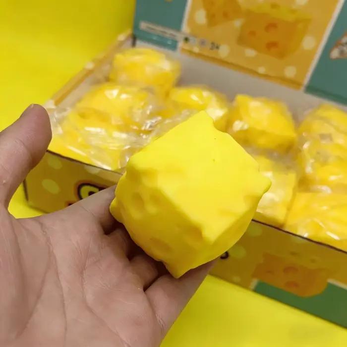 Jouet anti-stress portable en forme de fromage à presser, boule souple à rebond lent pour décoration de bureau, jouet de décompression pour adultes, cadeau